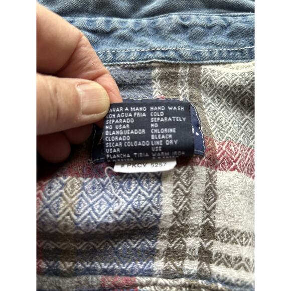 ATLAST & Co. Flannel Shirt Women’s Sz Small - Denim Accent Collar - Picture 3 of 6